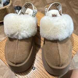 UGG Women’s Funkette Platform Slippers